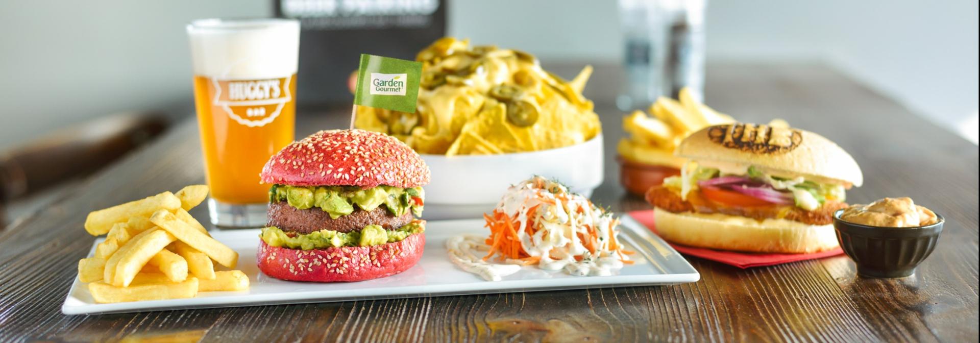 Garden Gourmet se lance dans l’aventure des burgers avec The Huggy’s Bar !