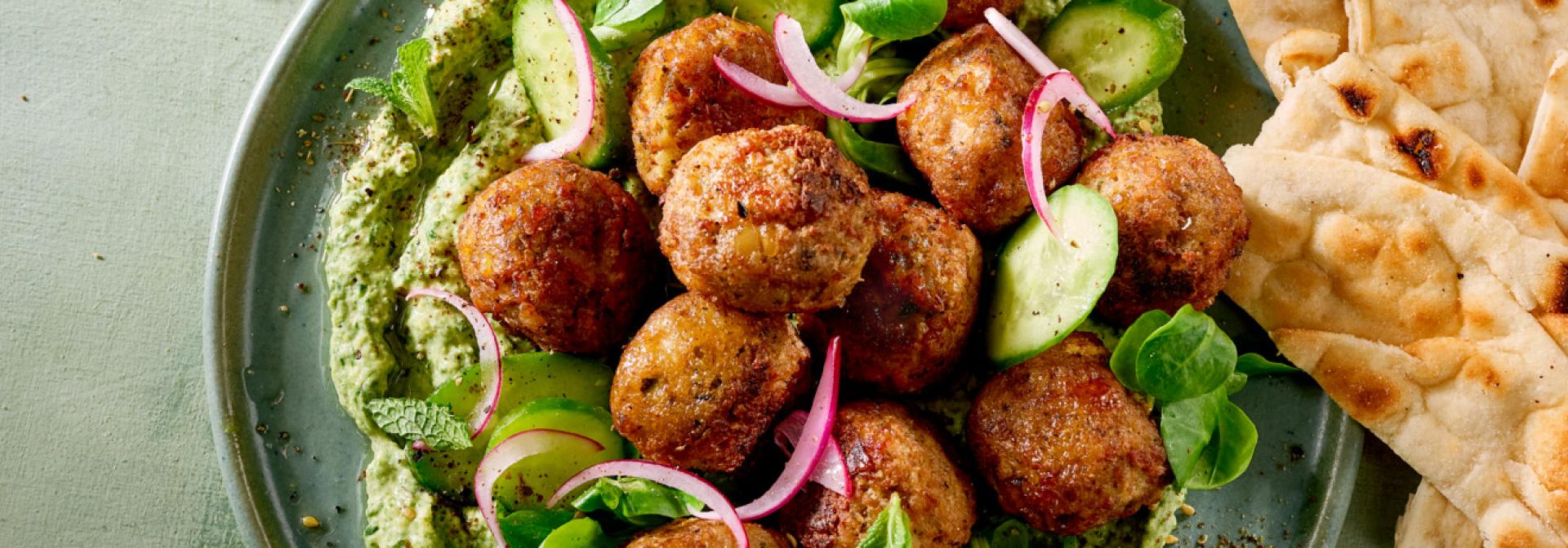 Salade avec des Boulettes Végétariennes