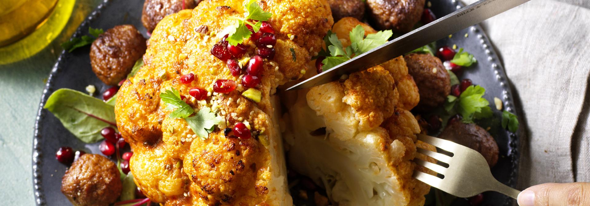 Geroosterde Bloemkool Met Falafel (handen)