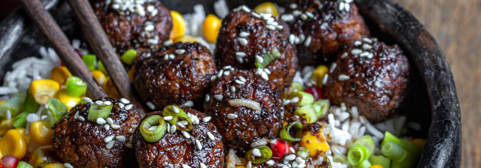 Gemarineerde veggie bals met rijst