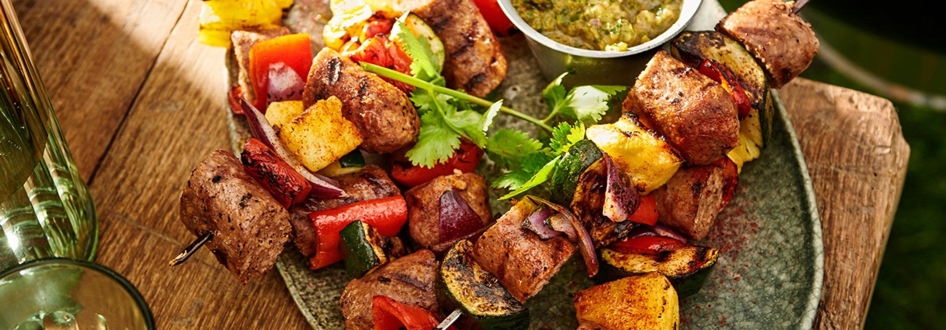 Brochettes d'ananas à la saucisse barbecue