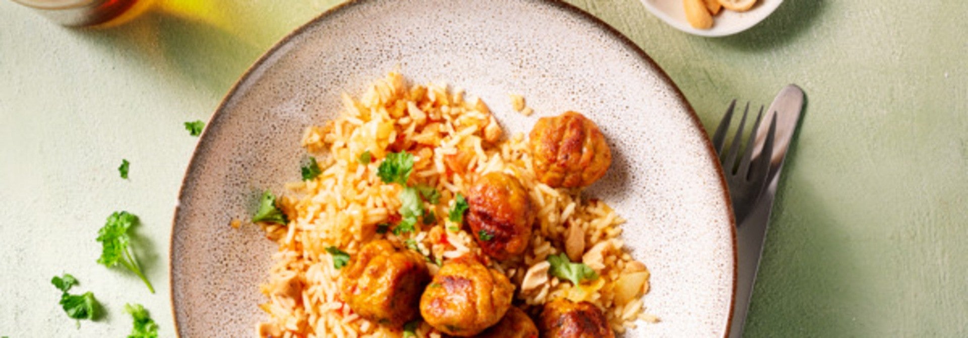 Curry with vegetable balls and rice