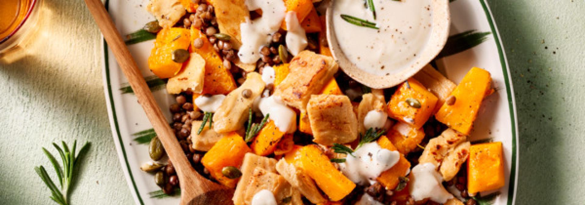 Pumpkin with Vegan Filet pieces and yogurt sauce