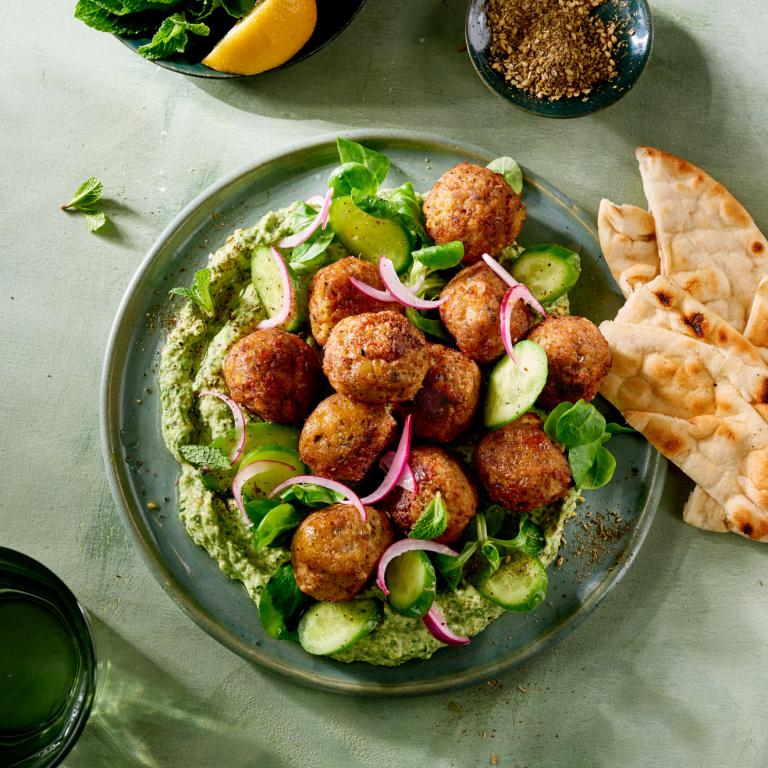 Salade avec des Boulettes Végétariennes