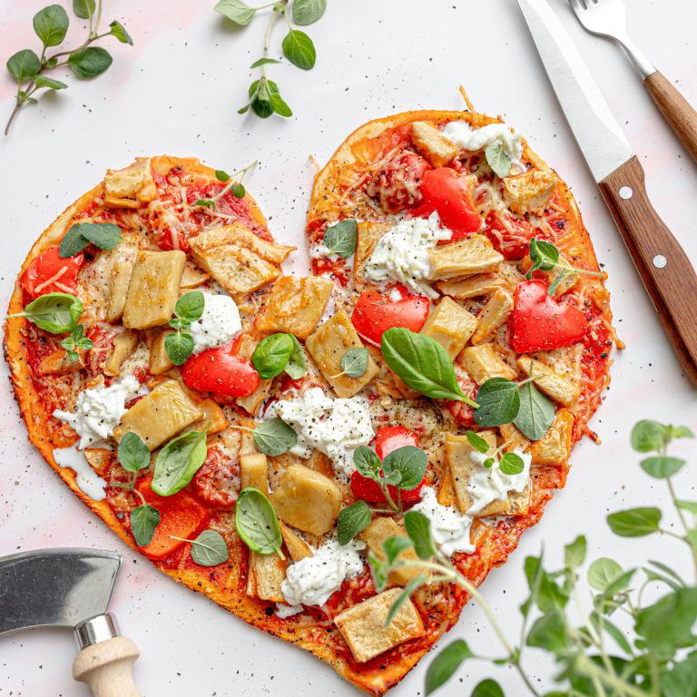 Valentijn pizza met filetstukjes