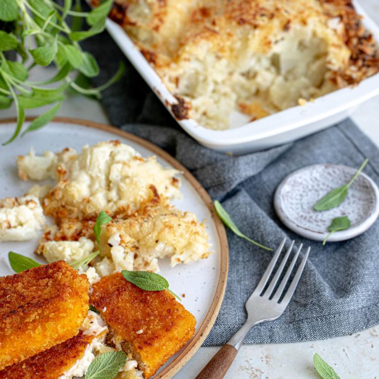 Kaas schnitzel met gegratineerde bloemkool