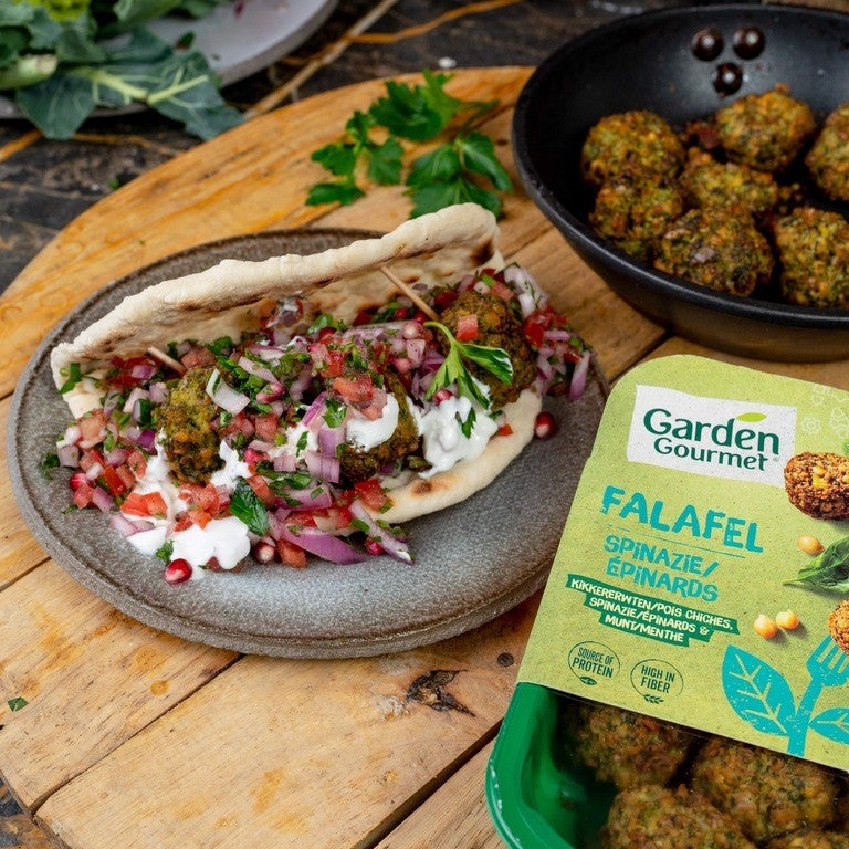 Falafel naan wrap